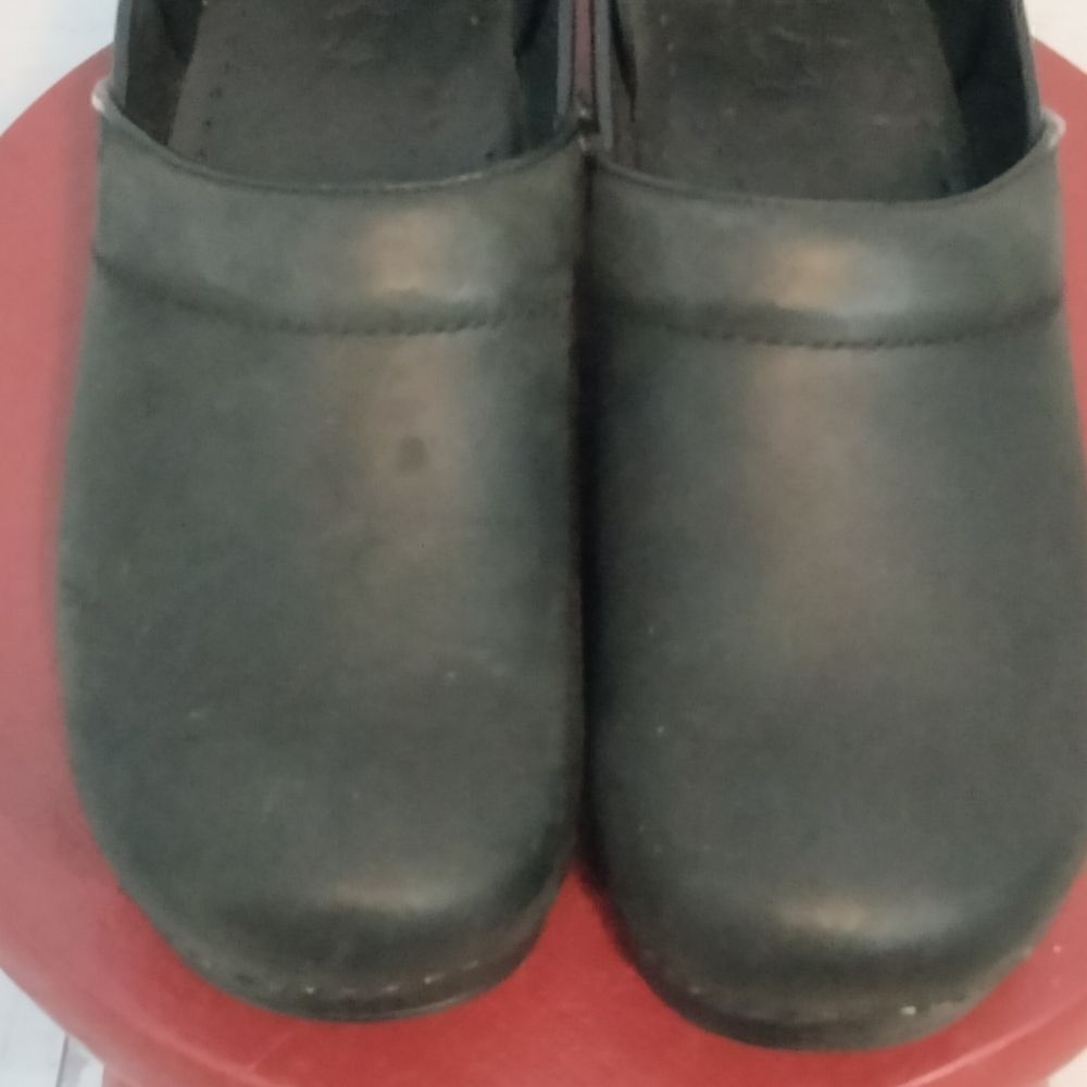 "Dansko" woman's shoes   